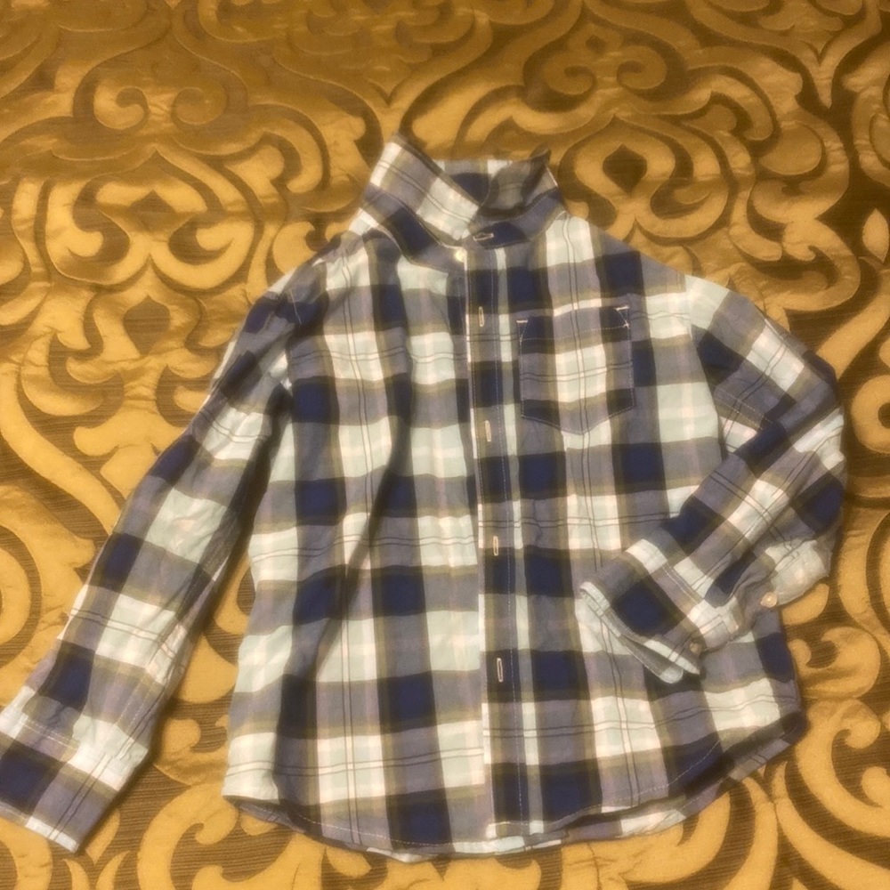🎈 Carter’s Size 4T Button down shirt